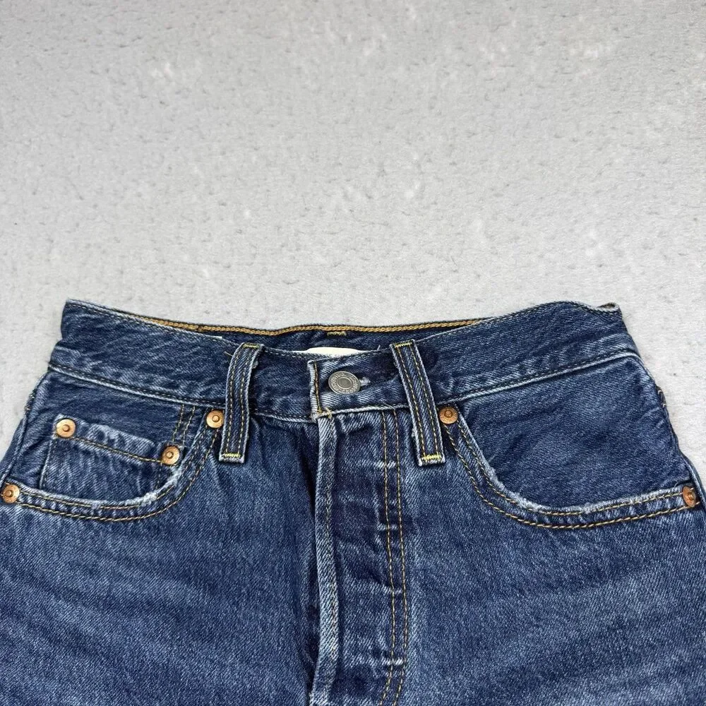 Levis Ribcage Jean Shorts Women’s Size 24 Light Wash Denim Cut Offs Pockets